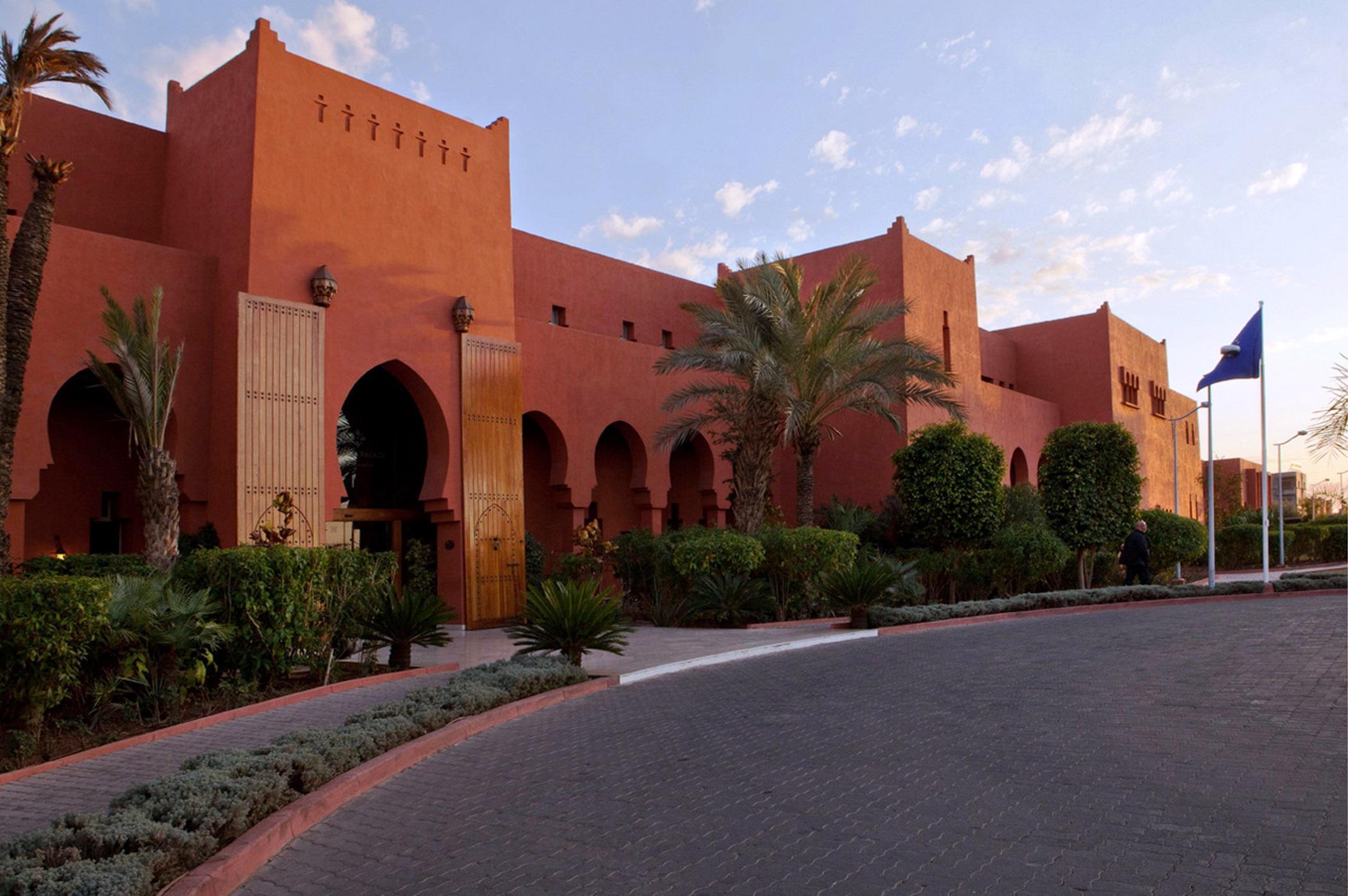 Kenzi Menara Palace & Resort Марракеш Екстер'єр фото The main building of the university