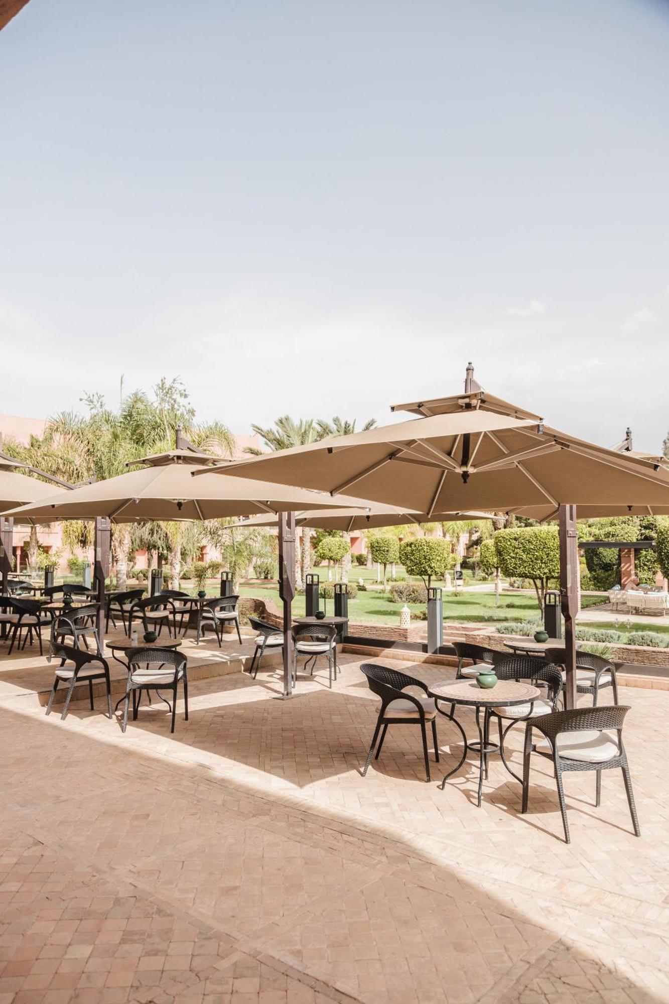 Kenzi Menara Palace & Resort Марракеш Екстер'єр фото The patio at the Saguaro
